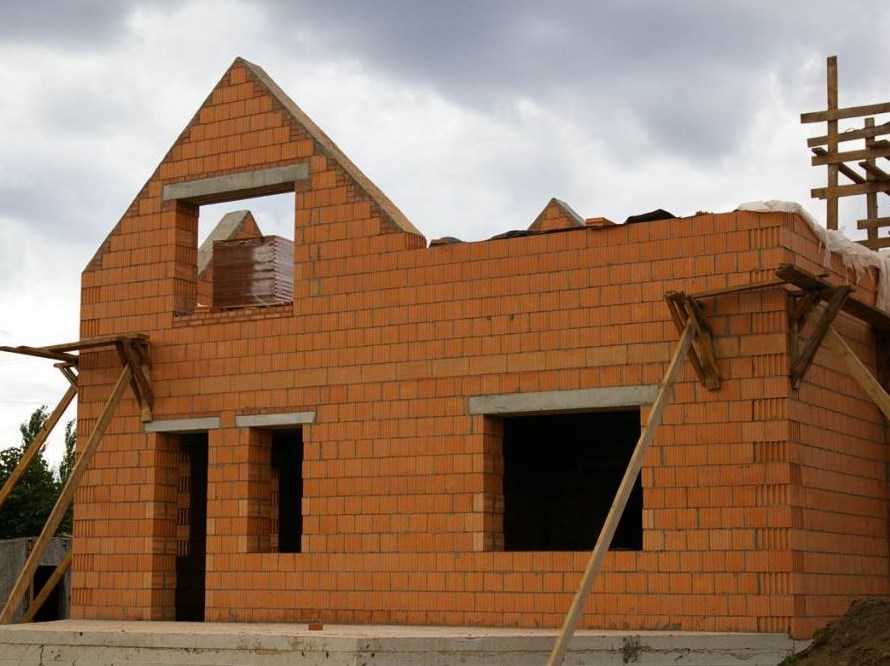 строим дома из керамических блоков